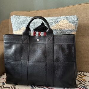 Hermès Unisex  Black Leather Tote Bag – Classic Pebbled Carryall- shopping